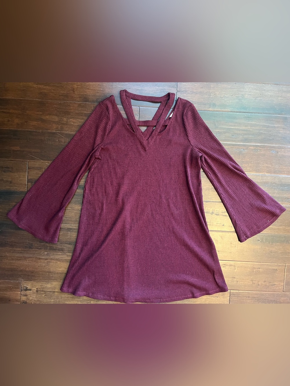 Women’s Burgundy Ribbed V-Neck Long Sleeve long Top wore w/ leggings Large